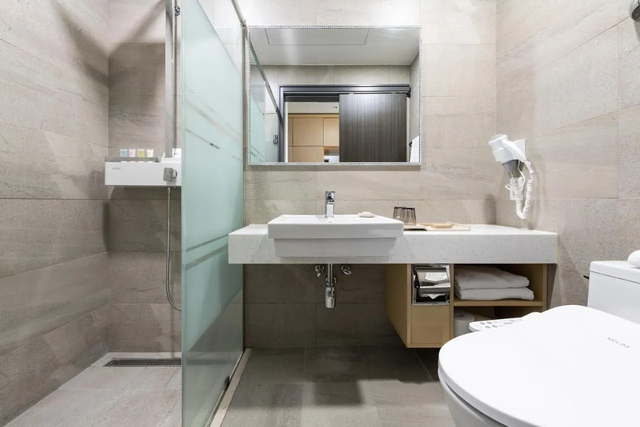 Hotel L'Art City Incheon 3*,  Güney Kore